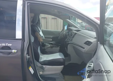 2011 Toyota Sienna Le V6/Le V6 Auto Access Seat из США, поврежденный, VIN 5TDKK3DC8BS077112